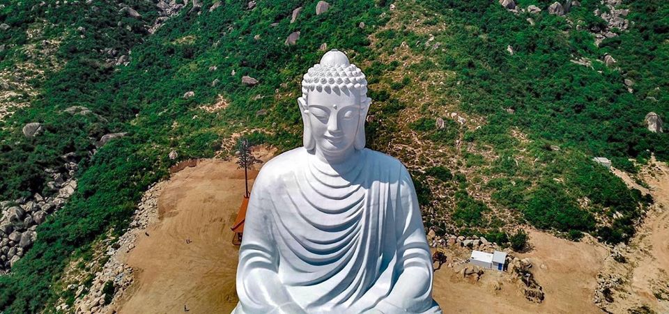 tượng Phật ngồi Thích Ca Mâu Ni lớn nhất Đông Nam Á. 