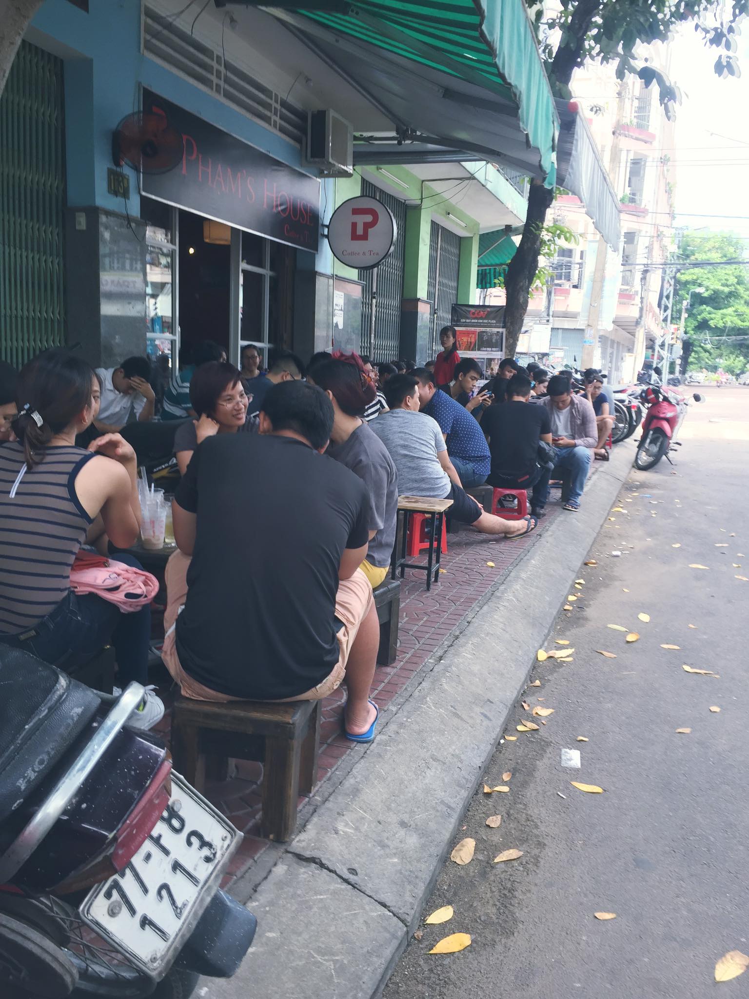 Văn hóa cafe bệt tại Quy Nhơn (Ảnh: Sưu tầm)